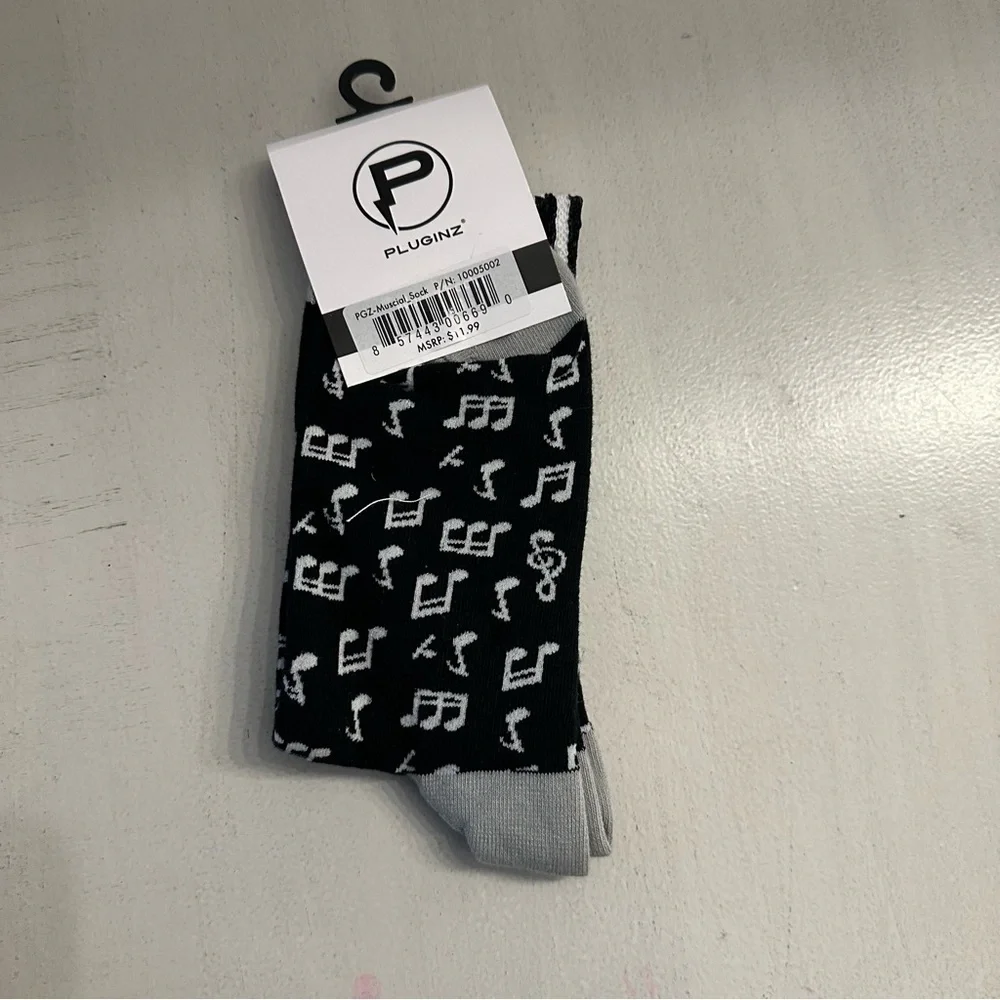 Pluginz Black, White, & Gray 1 Pair of Musical Notes Socks NWT